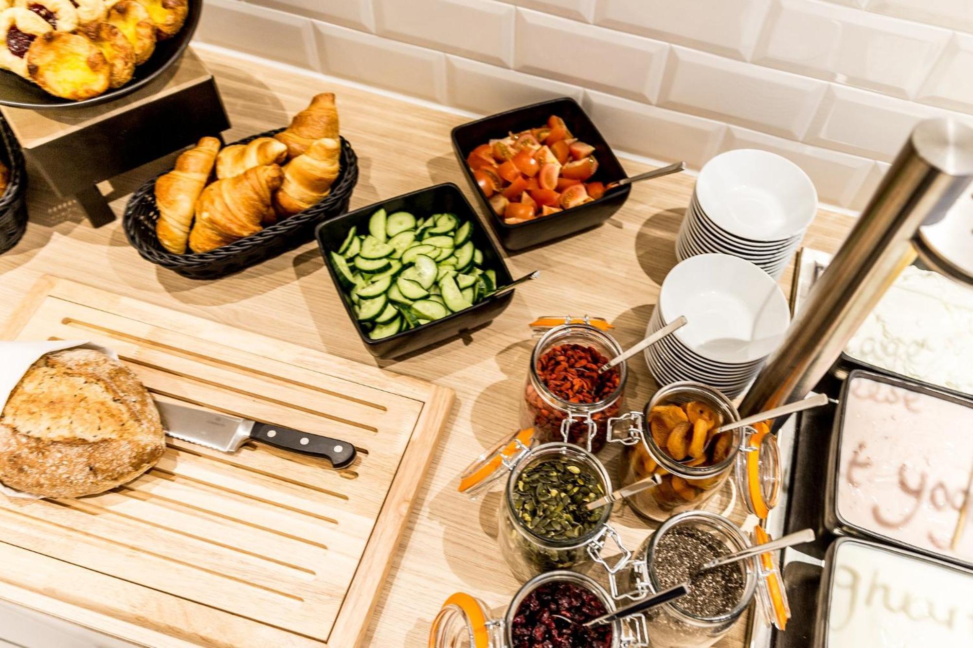 - The Niu, Dairy Hotel Haarlem